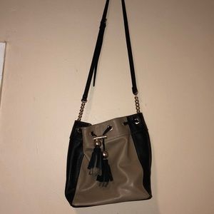 Cross Body Bag with silk on the inside